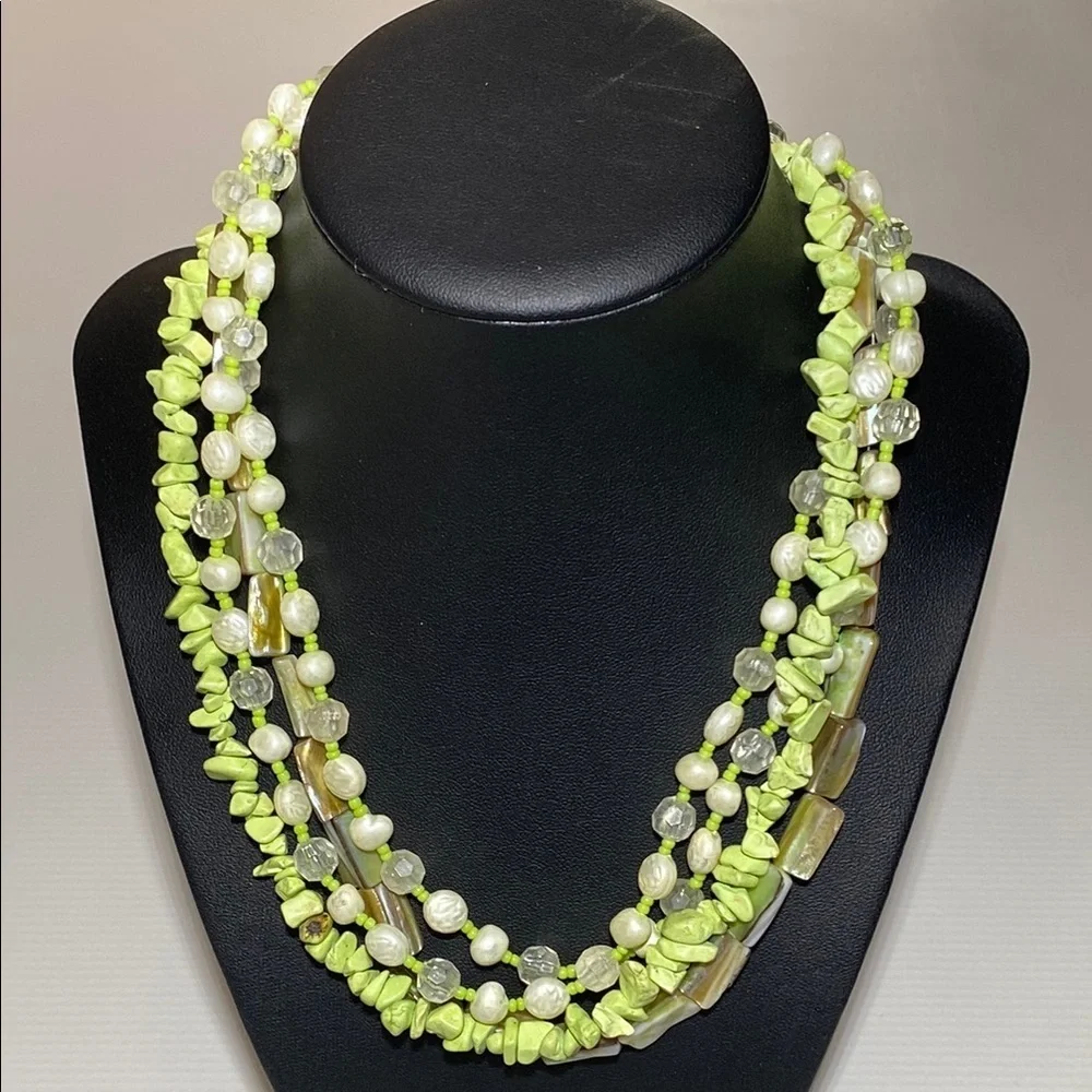 VNTG Unbranded Green and White Multi-Strand Necklace with Dimensional Beads - Picture 1 of 5